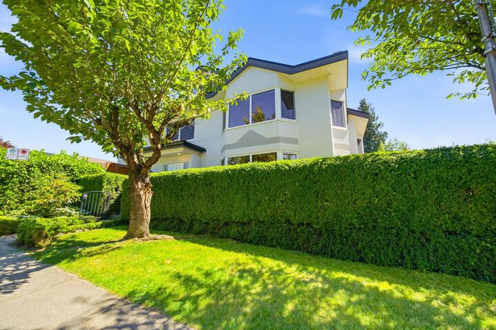 Property Photo: 305 E 17th Street BC V7L 2W1