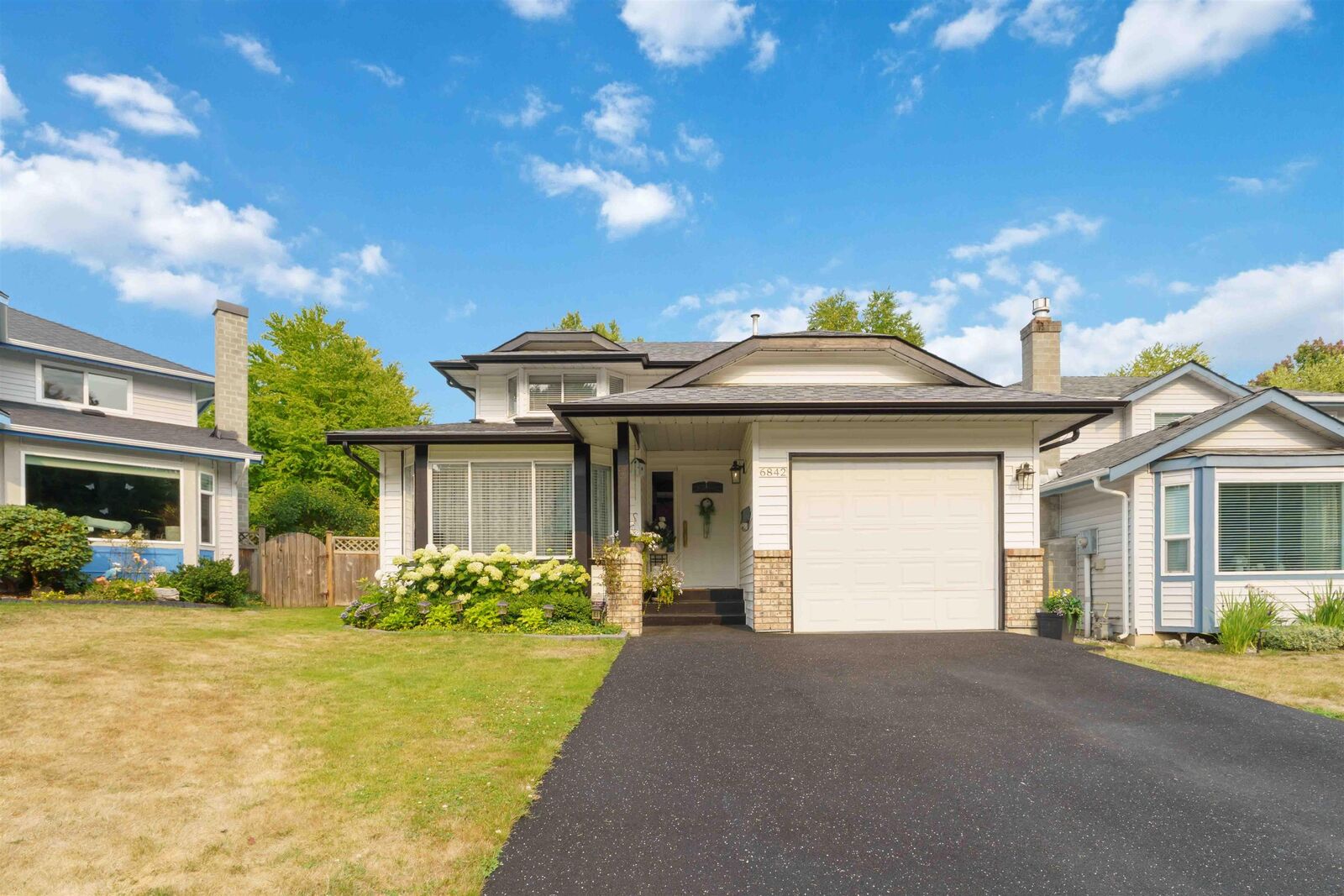 Photo de la propriété:  6842 137A Street  BC V3W 9S1 