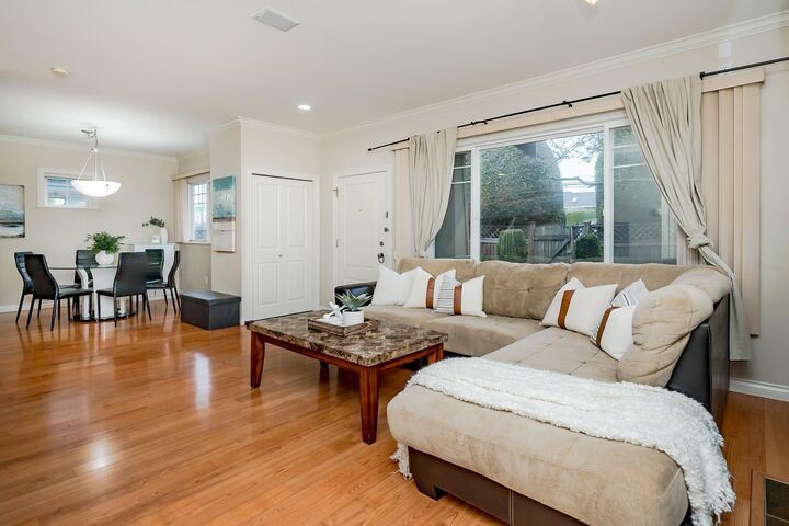 Property Photo: 7060 Bridge Street 10 BC V6Y 2S7