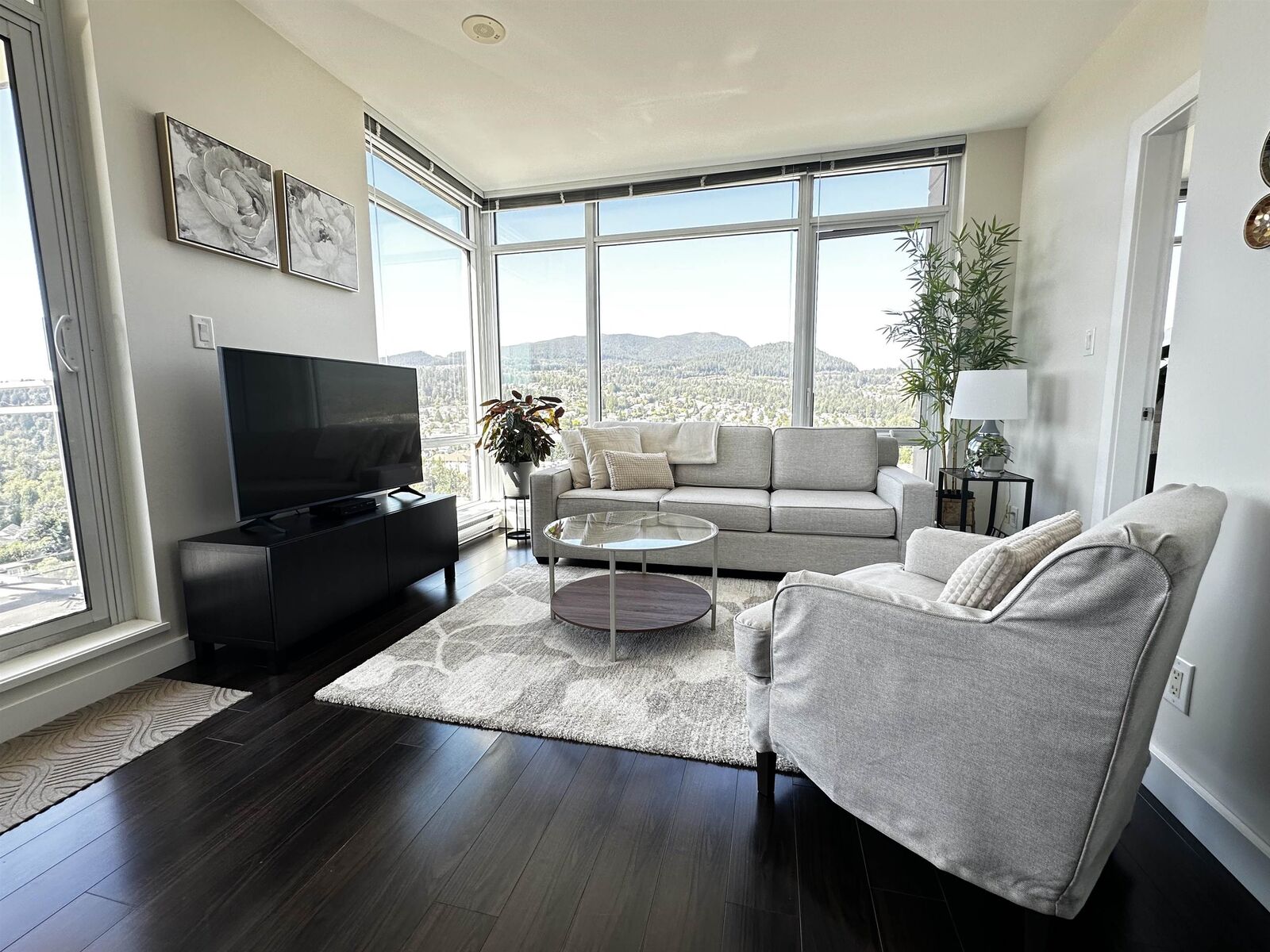 Property Photo: 2955 Atlantic Avenue 2709 BC V3B 0H9