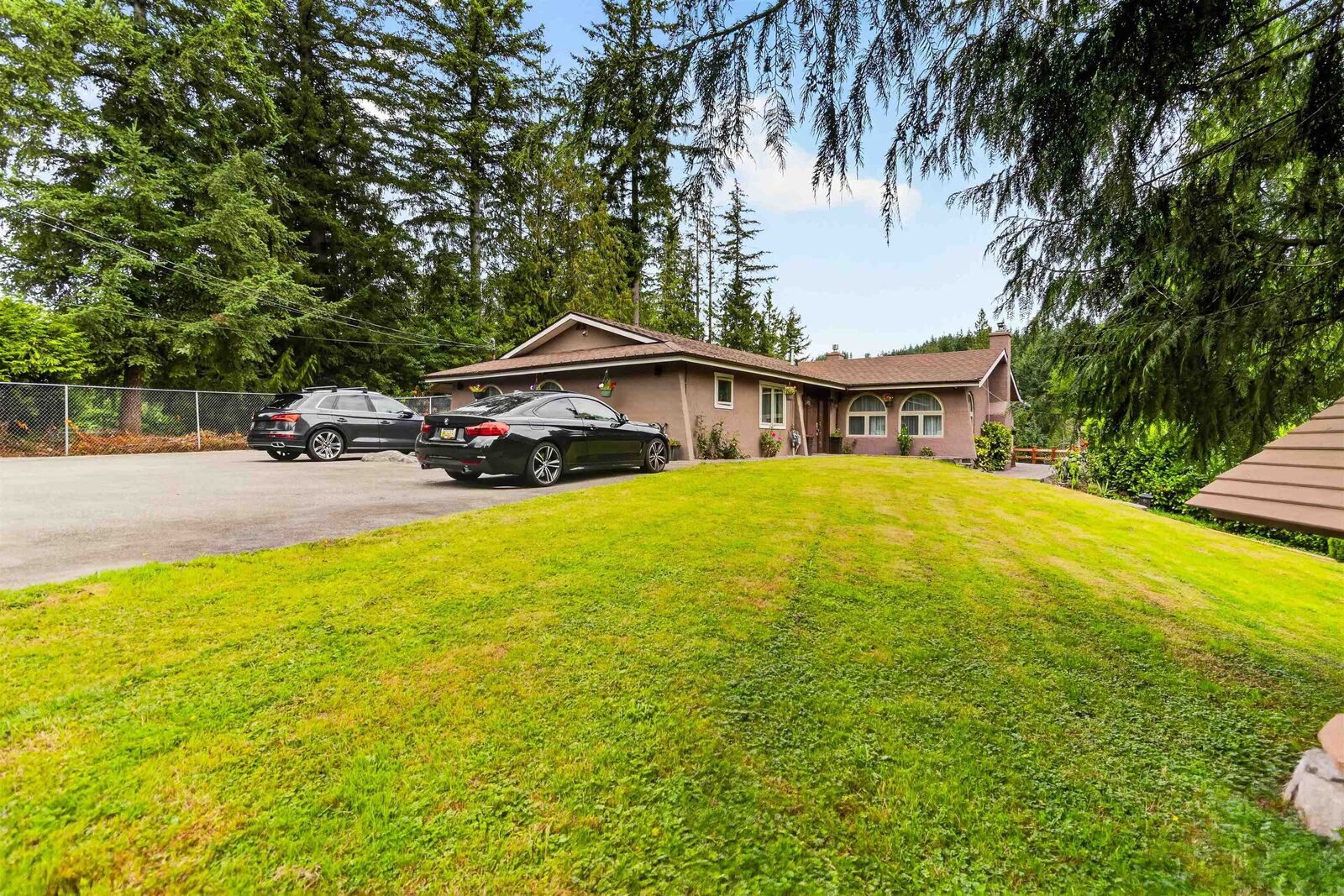 Property Photo: 31663 Townshipline Avenue BC V4S 1G3