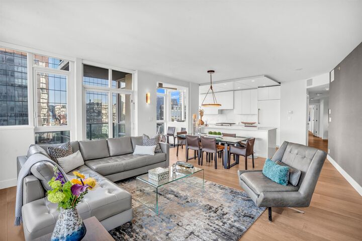 Property Photo: 1189 Melville Street 3403 BC V6E 4T8