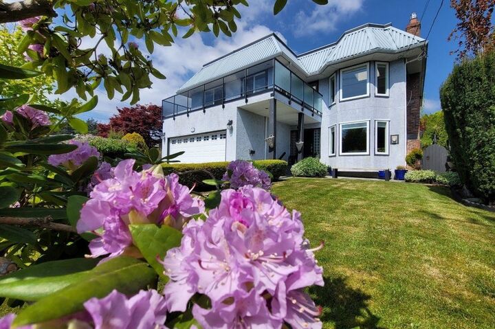 Property Photo: 15627 Buena Vista Avenue BC V4B 1Z3