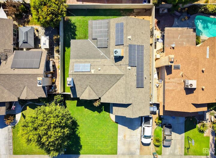 Property Photo:  6001 Castleford Street  CA 93313 
