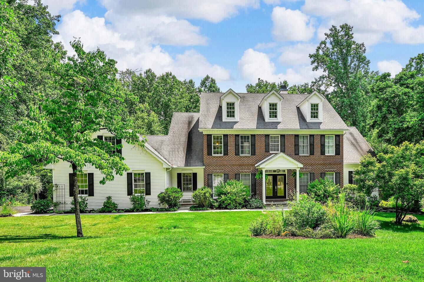 Property Photo: 2475 Woodland Hills Court PA 18055