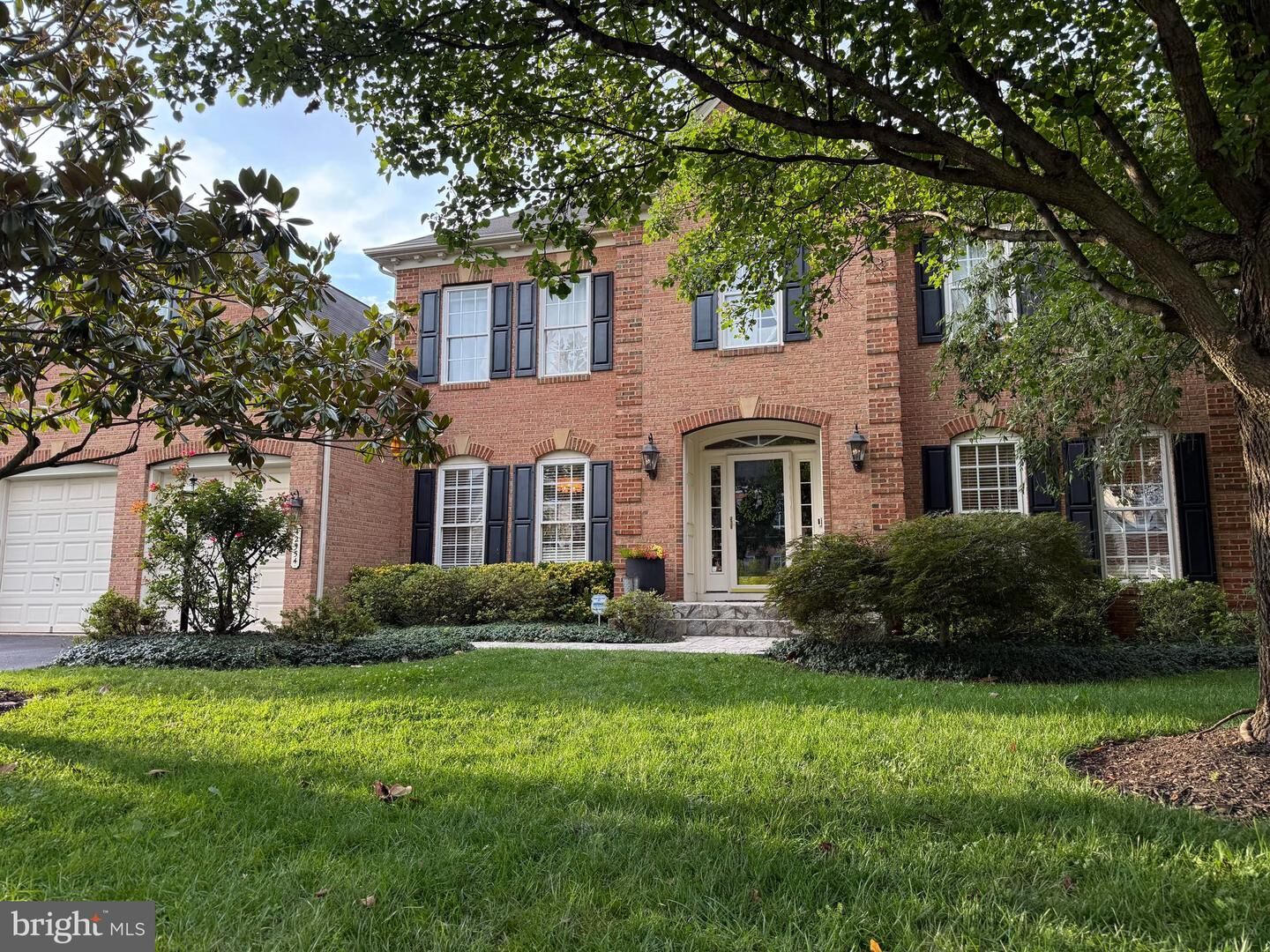 Property Photo: 42954 Coralbells Place VA 20176
