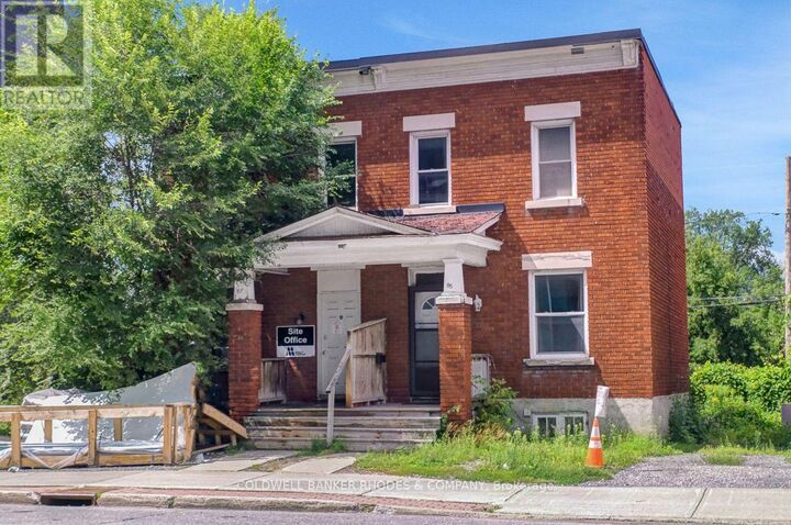 Property Photo: 85 Richmond Road ON K1Z 6V8