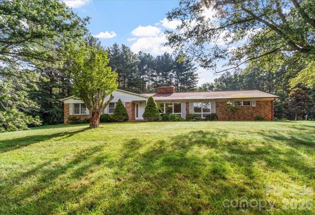 Property Photo: 235 Rolling Ridge Loop NC 28714