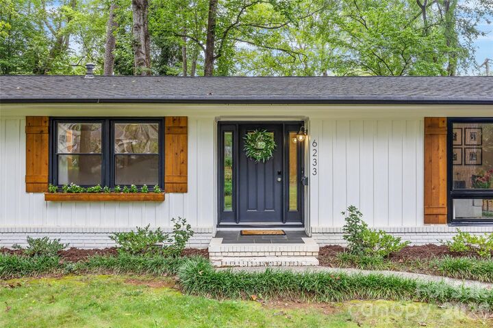 Property Photo: 6233 Rose Valley Drive NC 28210