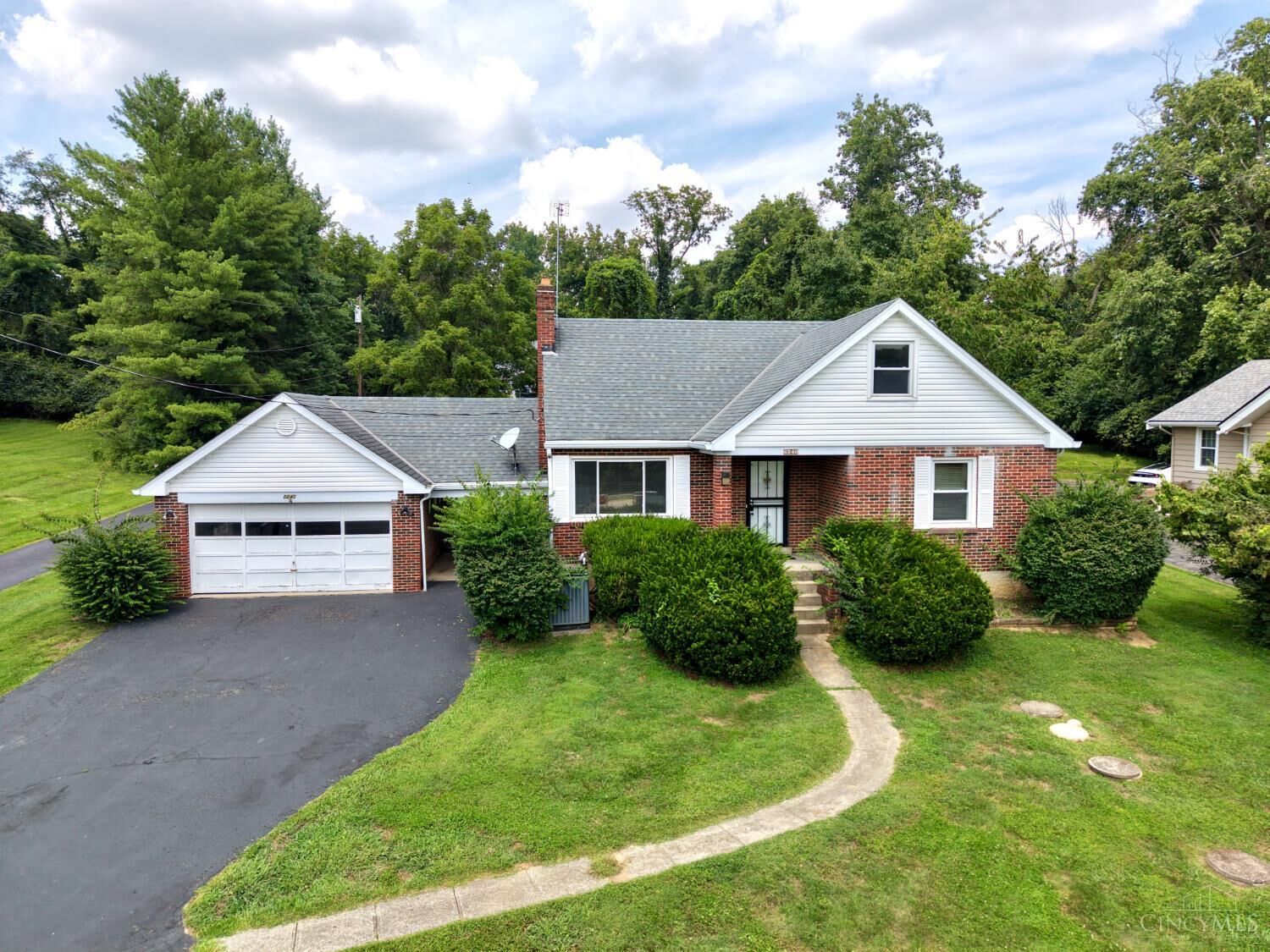 Property Photo:  8240 Camargo Road  OH 45243 