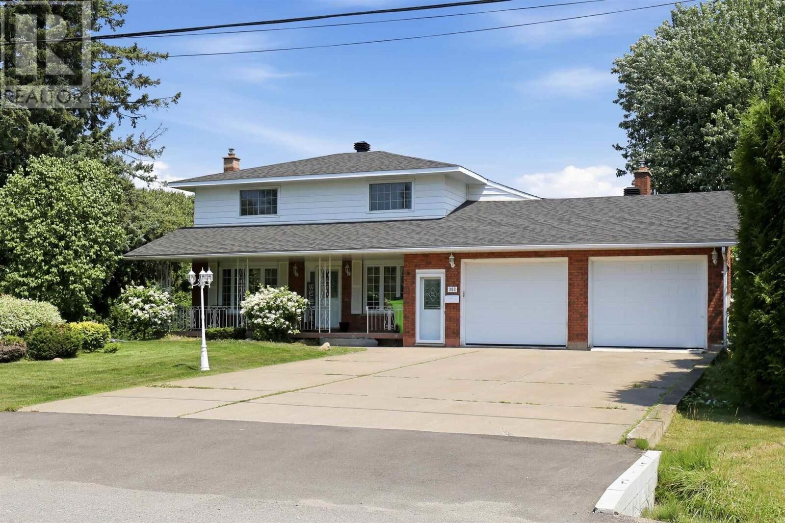 Property Photo: 382 Nixon Rd ON P6C 5R9