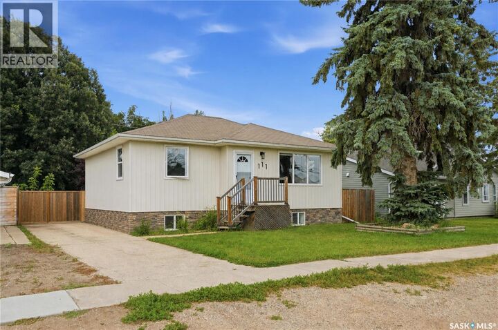 Property Photo:  111 3rd Street  SK S0K 1X0 