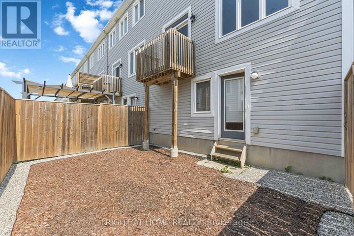 Property Photo: 432 Meadowbreeze Drive ON K2M 0L2
