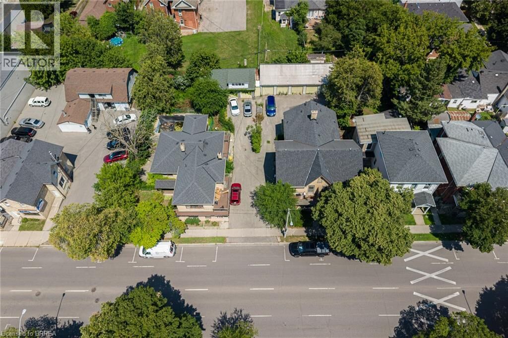 Property Photo:  212 Dalhousie Street  ON N3S 3T7 