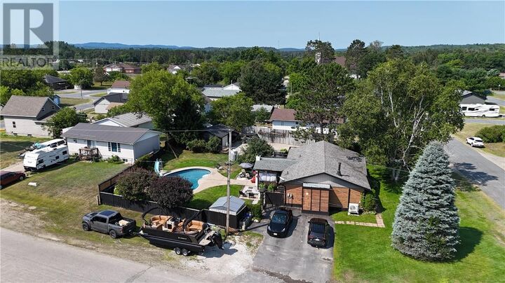 Property Photo: 185 Cedar ON P0P 2G0