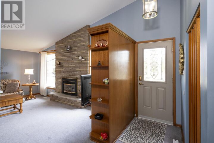 Property Photo: 236 Poplar Ave ON P7B 1V9