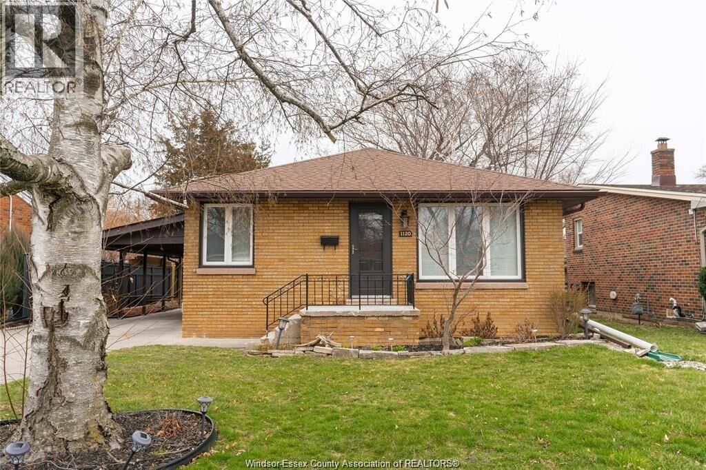 Property Photo: 1120 Parkview Avenue Upper ON N8S 2X9