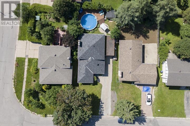 Property Photo:  110 Country Club Pl  ON P6A 6A3 