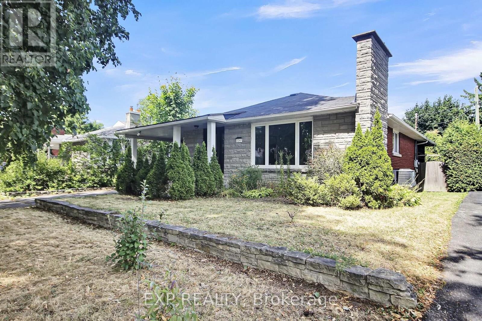 Property Photo:  2247 Miramichi Street  ON K2C 0Z1 