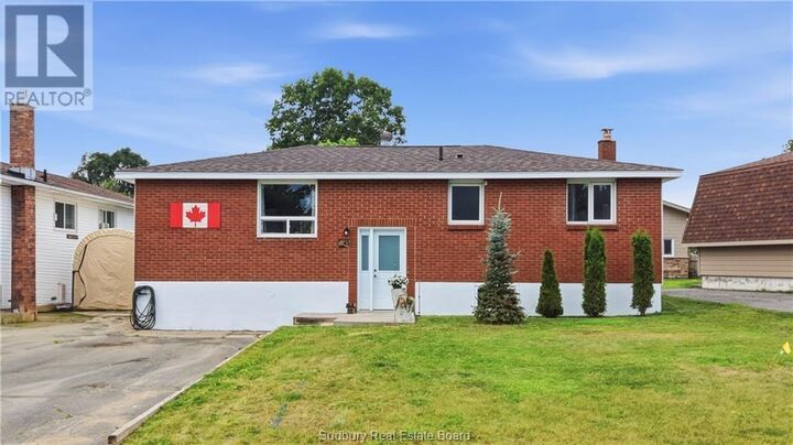 43 Shamess Crescent — photo 1