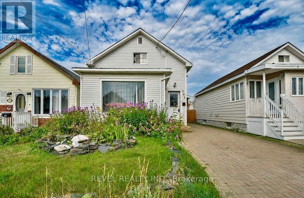 Property Photo: 285 Elm Street South ON P4N 1X3
