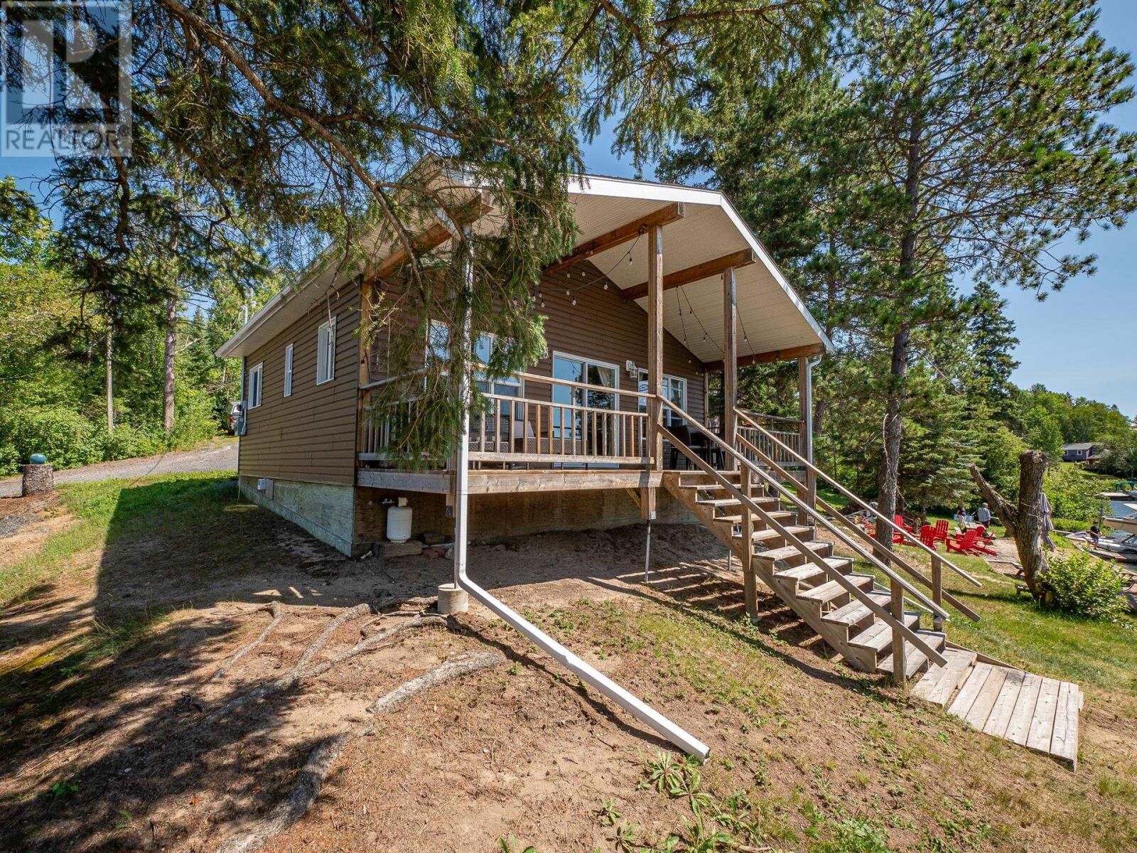 Property Photo: 80 Bay Point Rd, Crest Resort Longbow Lake ON P0X 1H0
