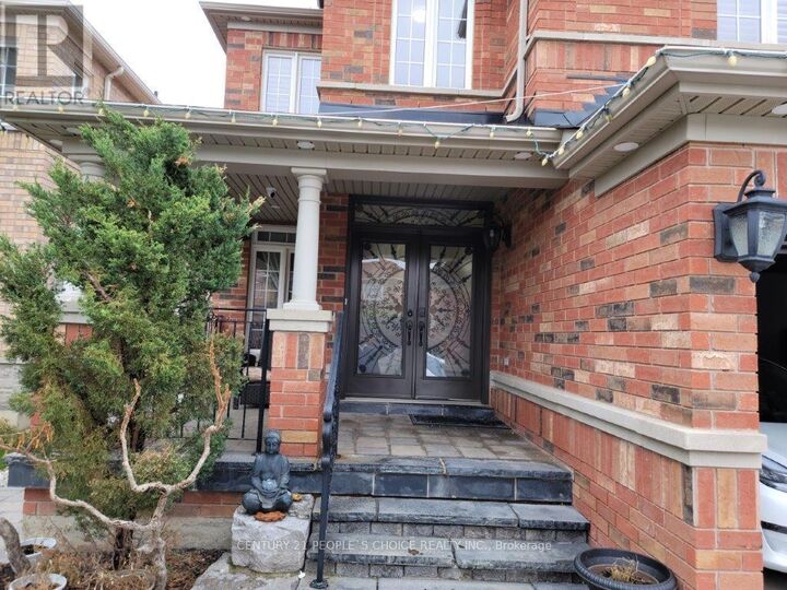 Property Photo: 3240 Tacc Drive ON L5M 0H3