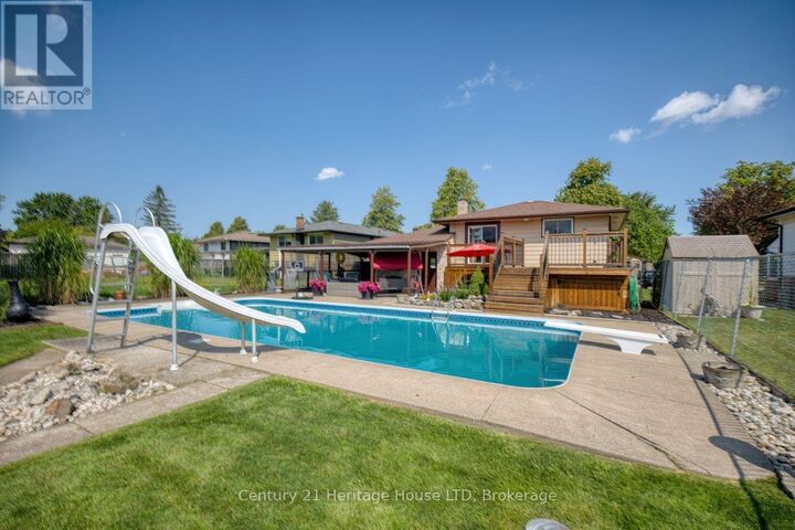 Property Photo: 8086 Paddock Trail Drive ON L2H 1X3