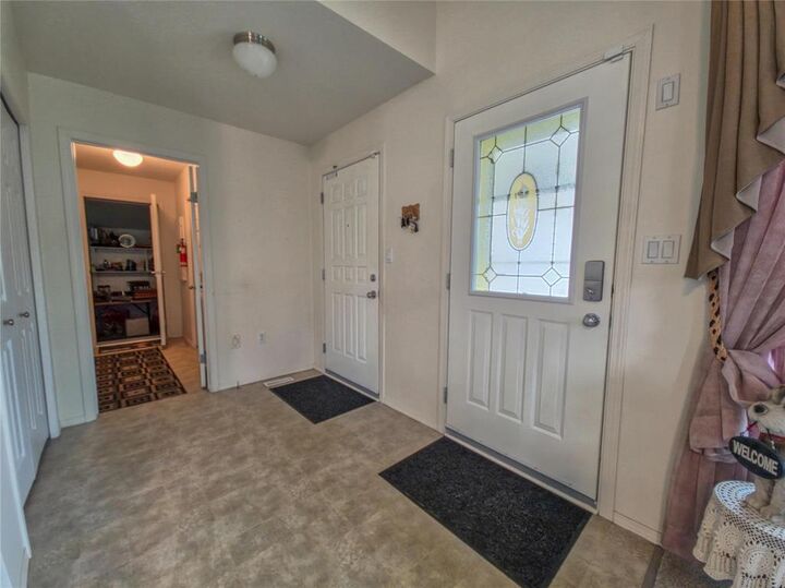 Property Photo:  10 Robin Bay  MB R7C 1C5 