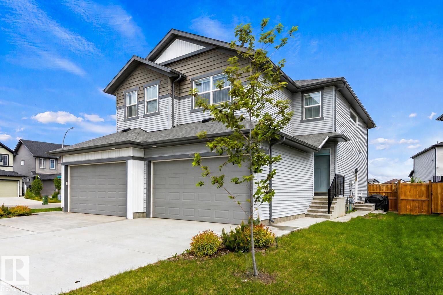 Property Photo: 2554 151A Avenue NW AB T5Y 3Y5