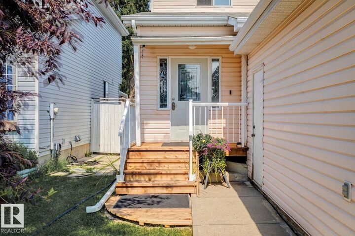 Property Photo:  7912 154 Avenue NW  AB T5Z 2Z2 