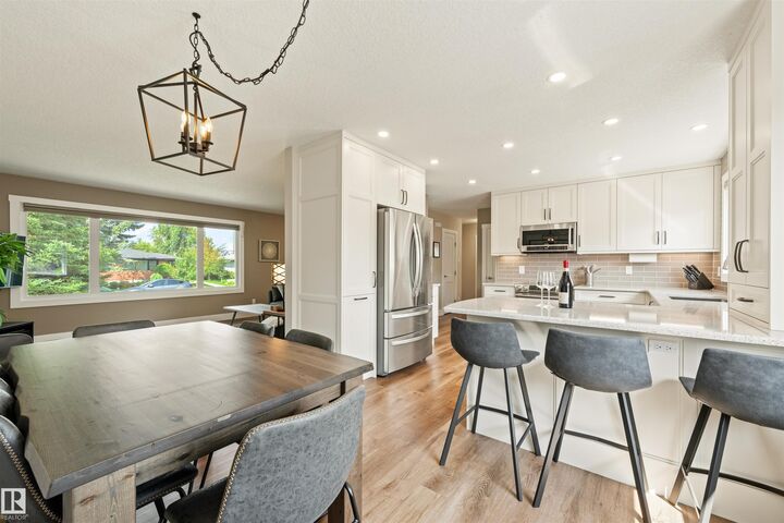 Property Photo:  5207 114B Street NW  AB T6H 3N4 