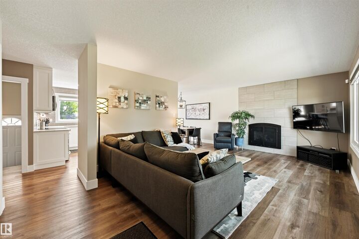 Property Photo: 5207 114B Street NW AB T6H 3N4