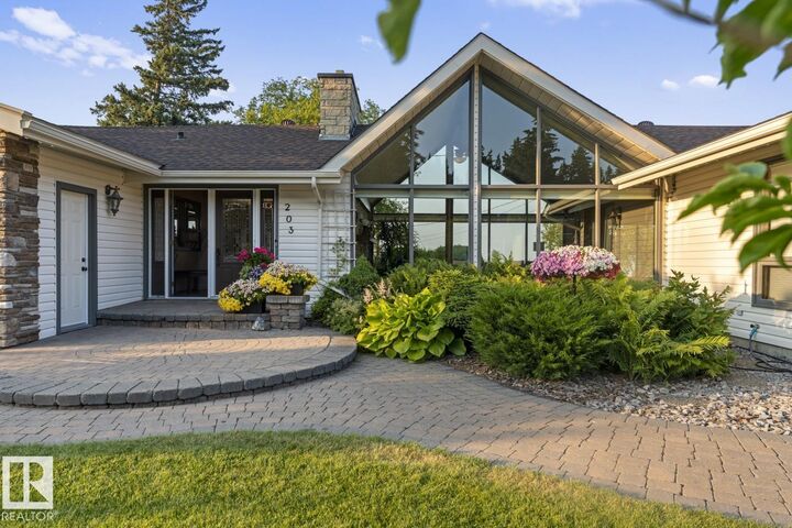Property Photo: 203 Pine Avenue AB T9M 1E5