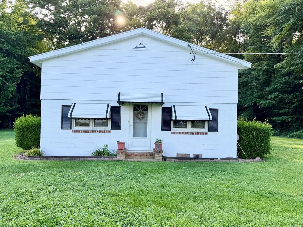 Property Photo: 10003 Lankford Hwy VA 23442