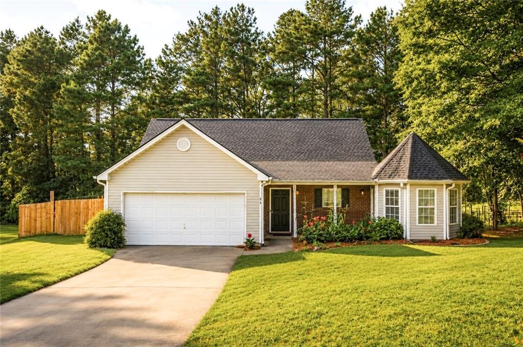Property Photo: 516 Cambridge Way GA 30052