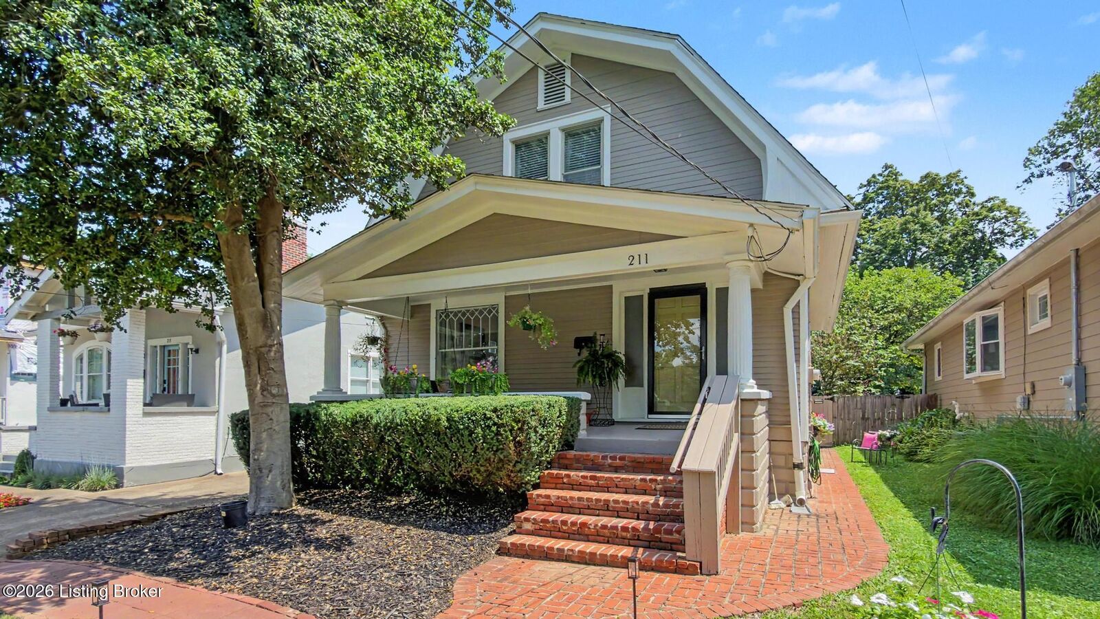 Property Photo: 211 Pennsylvania Ave KY 40206