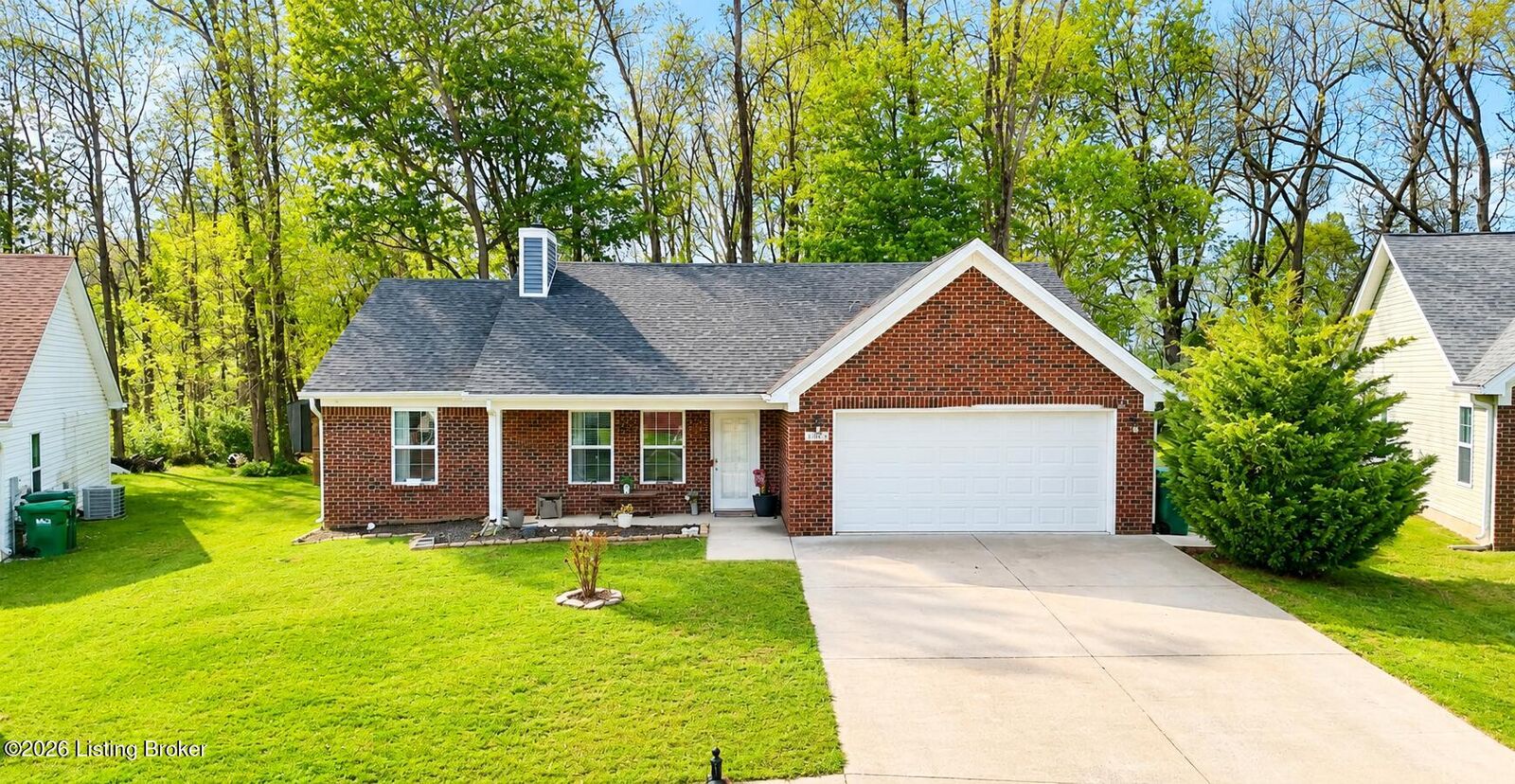 Property Photo:  2726 Bagby Way  KY 40216 