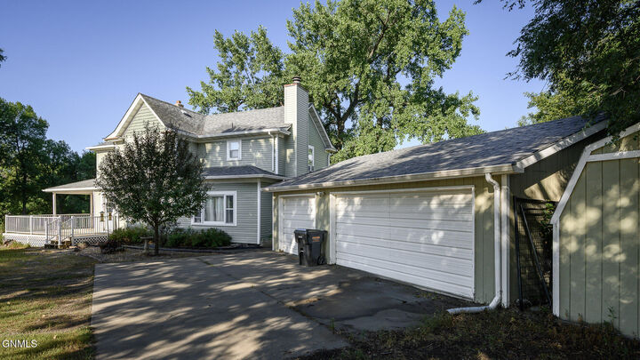 Property Photo:  224 1st Street E  ND 58530 