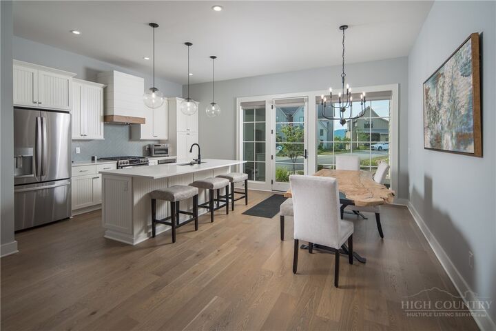 Property Photo: 183 Calico Court NC 28607