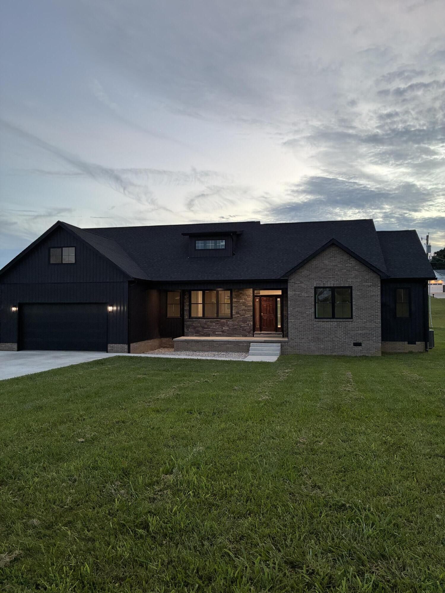 Property Photo:  911 Milward Drive  KY 40330 