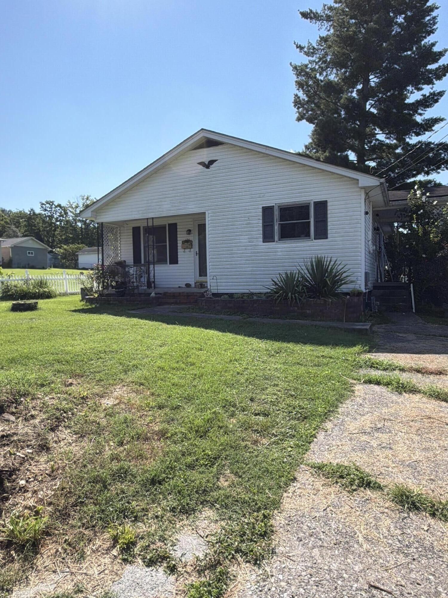 Property Photo: 124 Kentucky Avenue KY 40336