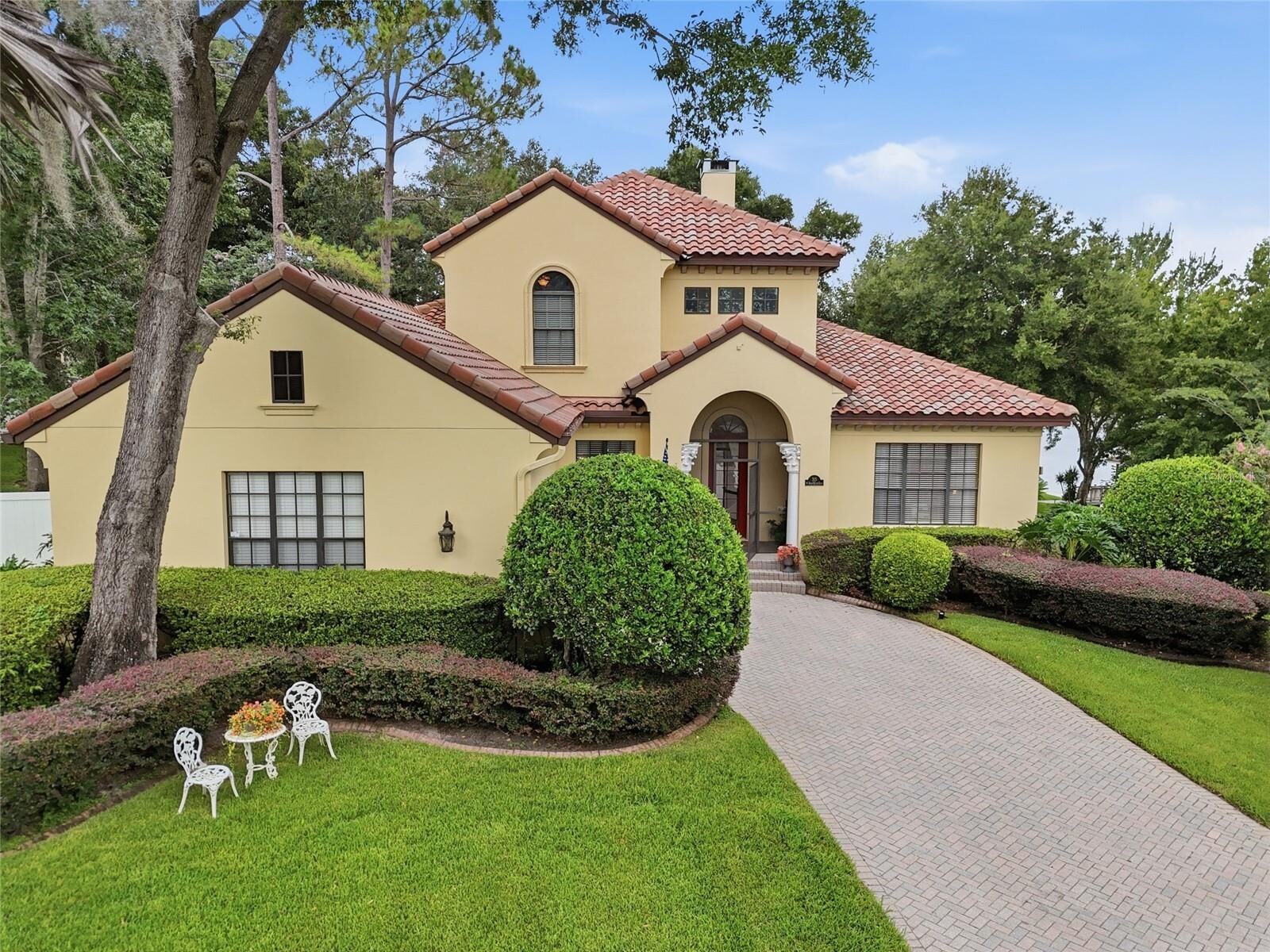 Property Photo:  315 W Blue Water Edge Drive  FL 32736 