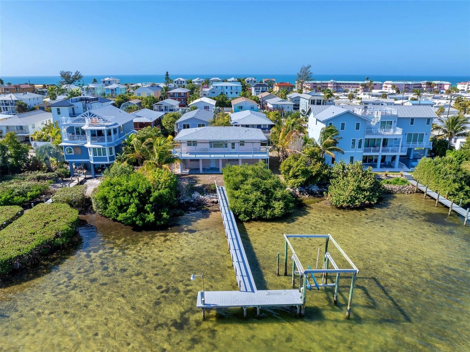 Property Photo: 2512 Avenue A FL 34217