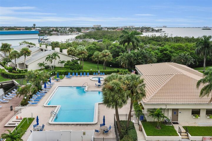 Property Photo:  1324 Pasadena Avenue S 605  FL 33707 