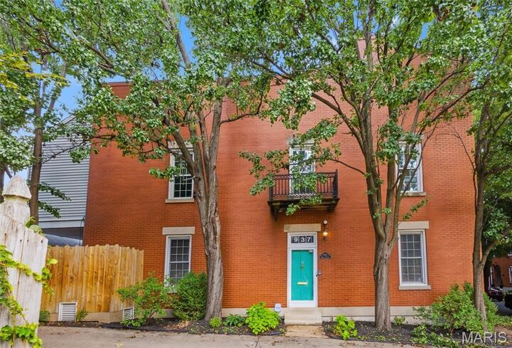 Property Photo:  937 Rutger Street  MO 63104 