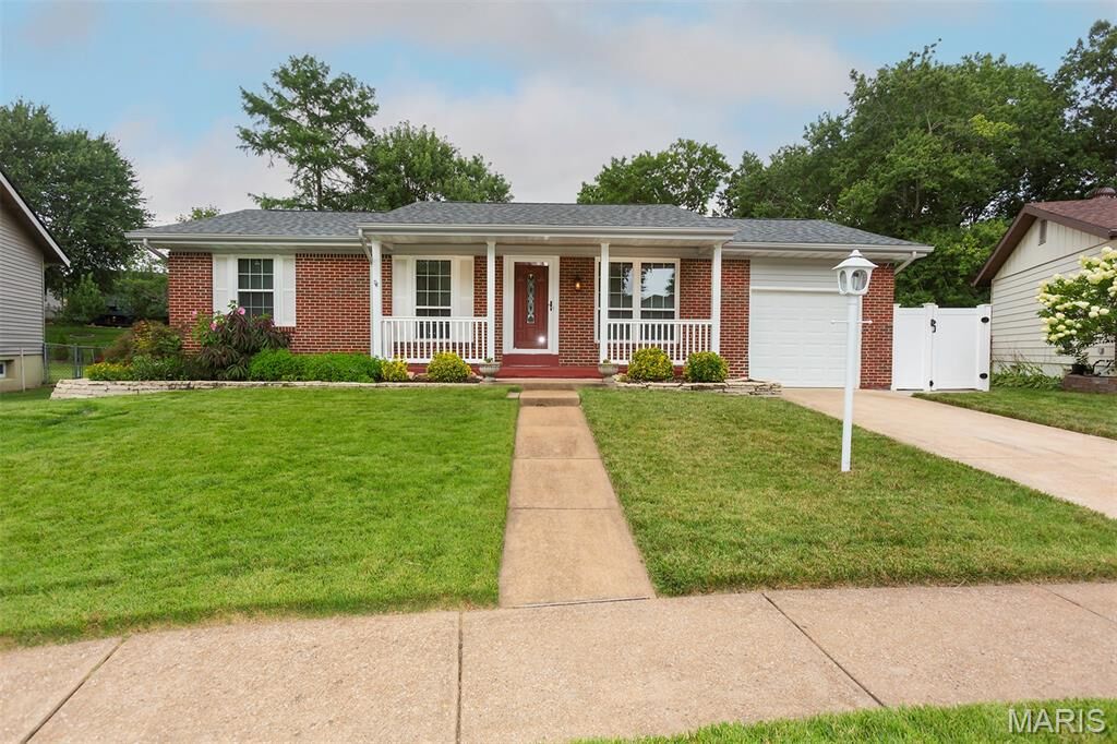 Property Photo: 728 Stonesign Drive MO 63026