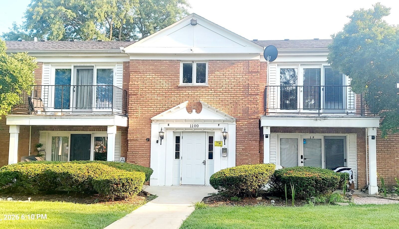Property Photo:  1100 N Farnsworth Avenue 2F  IL 60505 