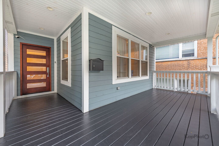 Property Photo:  4624 N Winchester Avenue  IL 60640 