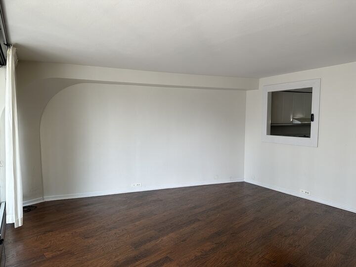 Property Photo:  300 N State Street 4135  IL 60654 